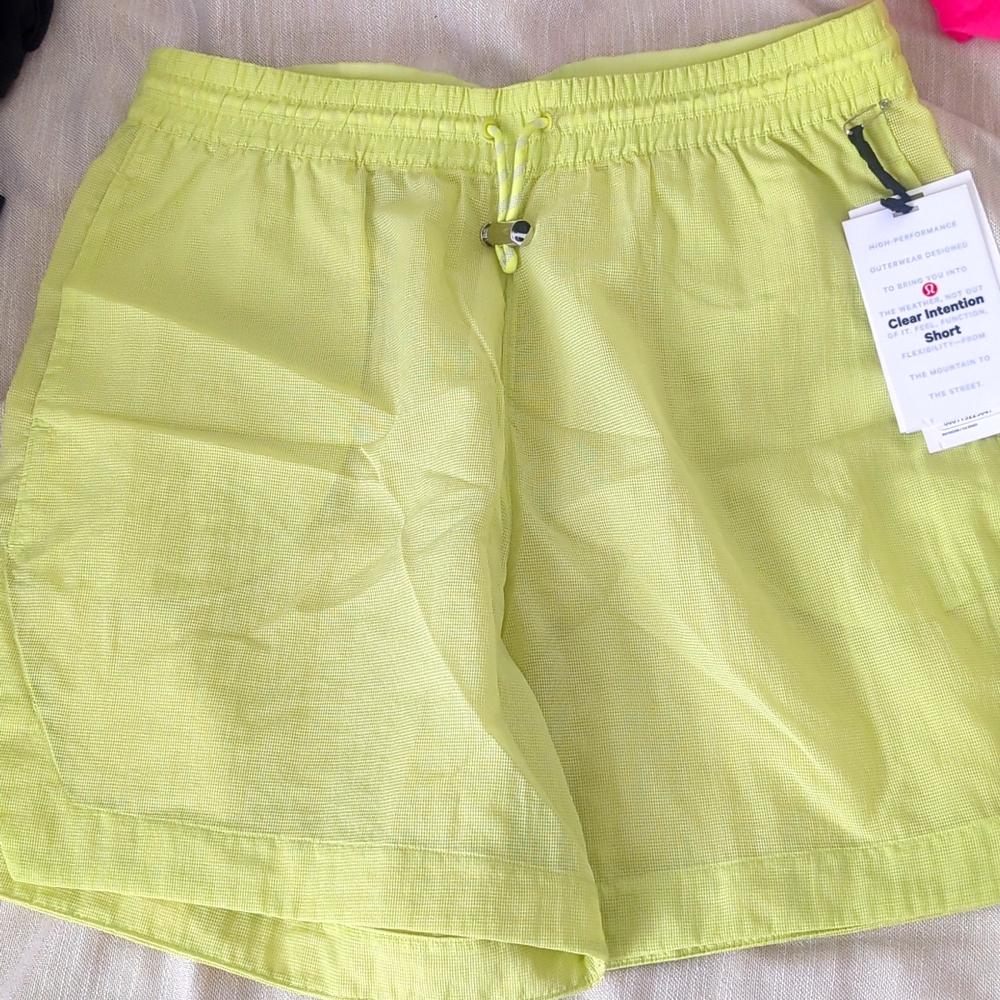 Nwt size 10 clear intention short Lululemon